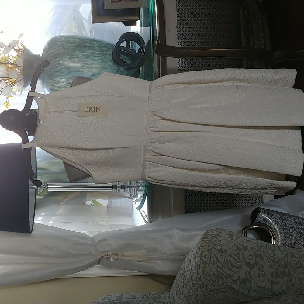 ERIN - Exquisite Ivory Colored Knee Length Cocktail Dress Size 8
